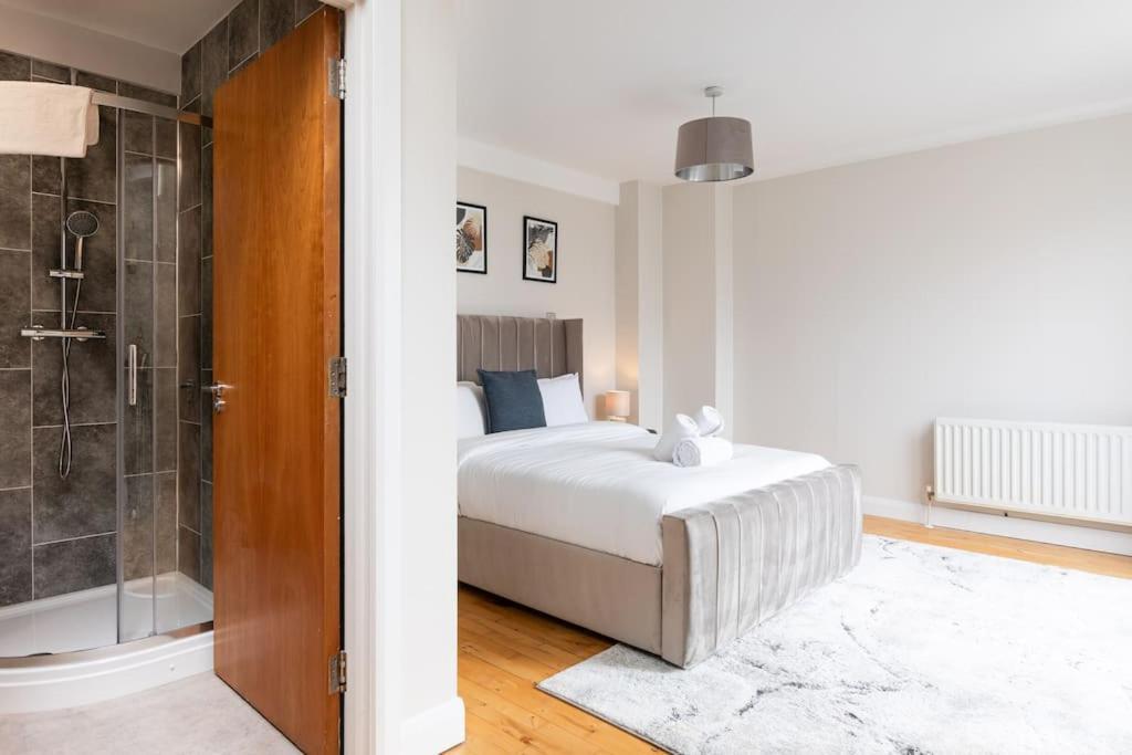 Modern Penthouse Apartment 2 Bed, 2 Bath Sleeps 6 City Centre Belfast Exteriör bild