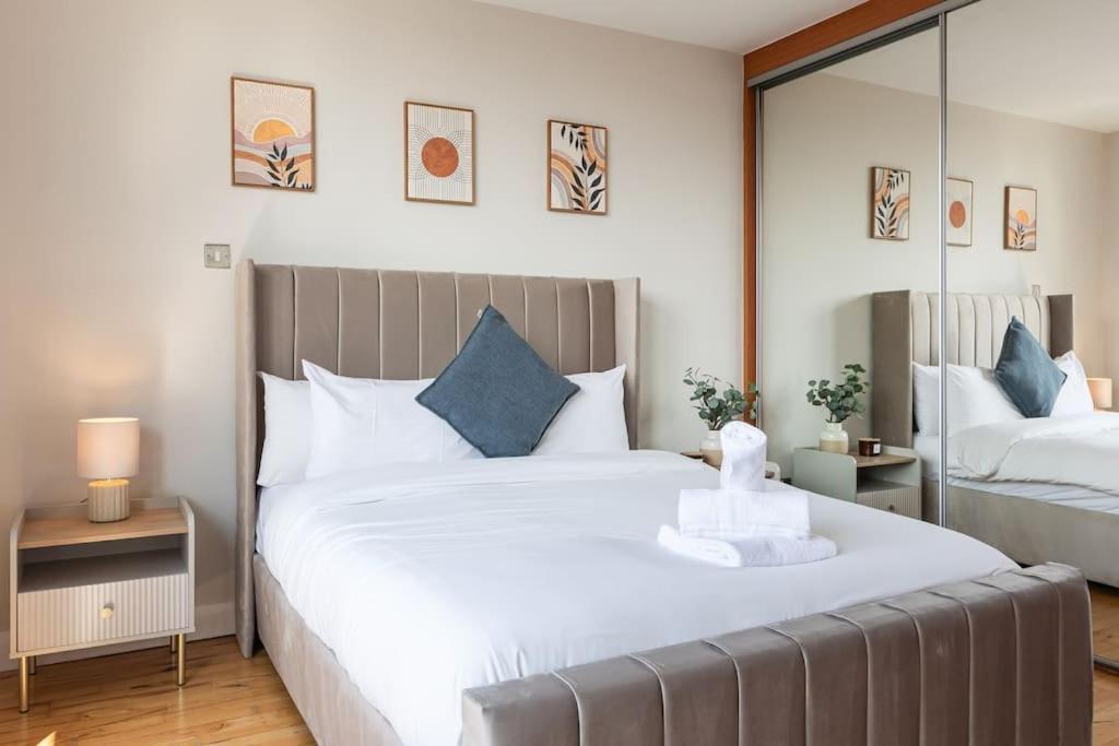 Modern Penthouse Apartment 2 Bed, 2 Bath Sleeps 6 City Centre Belfast Exteriör bild