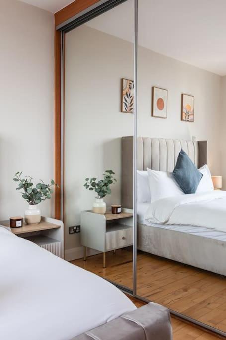Modern Penthouse Apartment 2 Bed, 2 Bath Sleeps 6 City Centre Belfast Exteriör bild