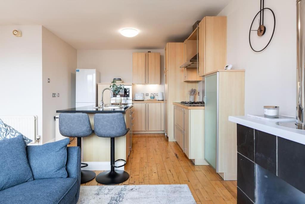 Modern Penthouse Apartment 2 Bed, 2 Bath Sleeps 6 City Centre Belfast Exteriör bild