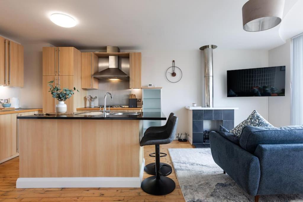 Modern Penthouse Apartment 2 Bed, 2 Bath Sleeps 6 City Centre Belfast Exteriör bild